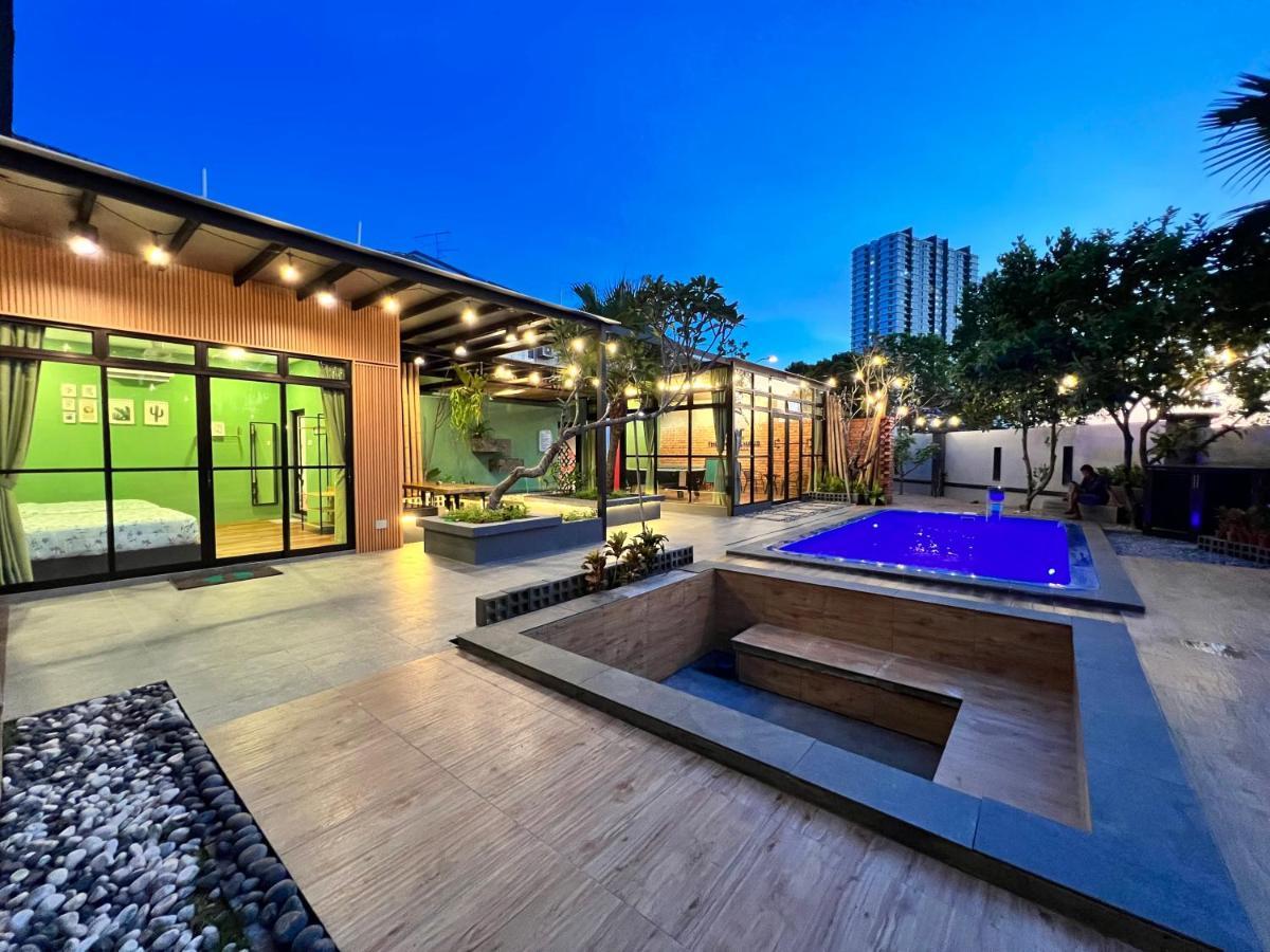 The Uniique Haus - Johor 1St Staycation Water Dining Experience 新山 外观 照片