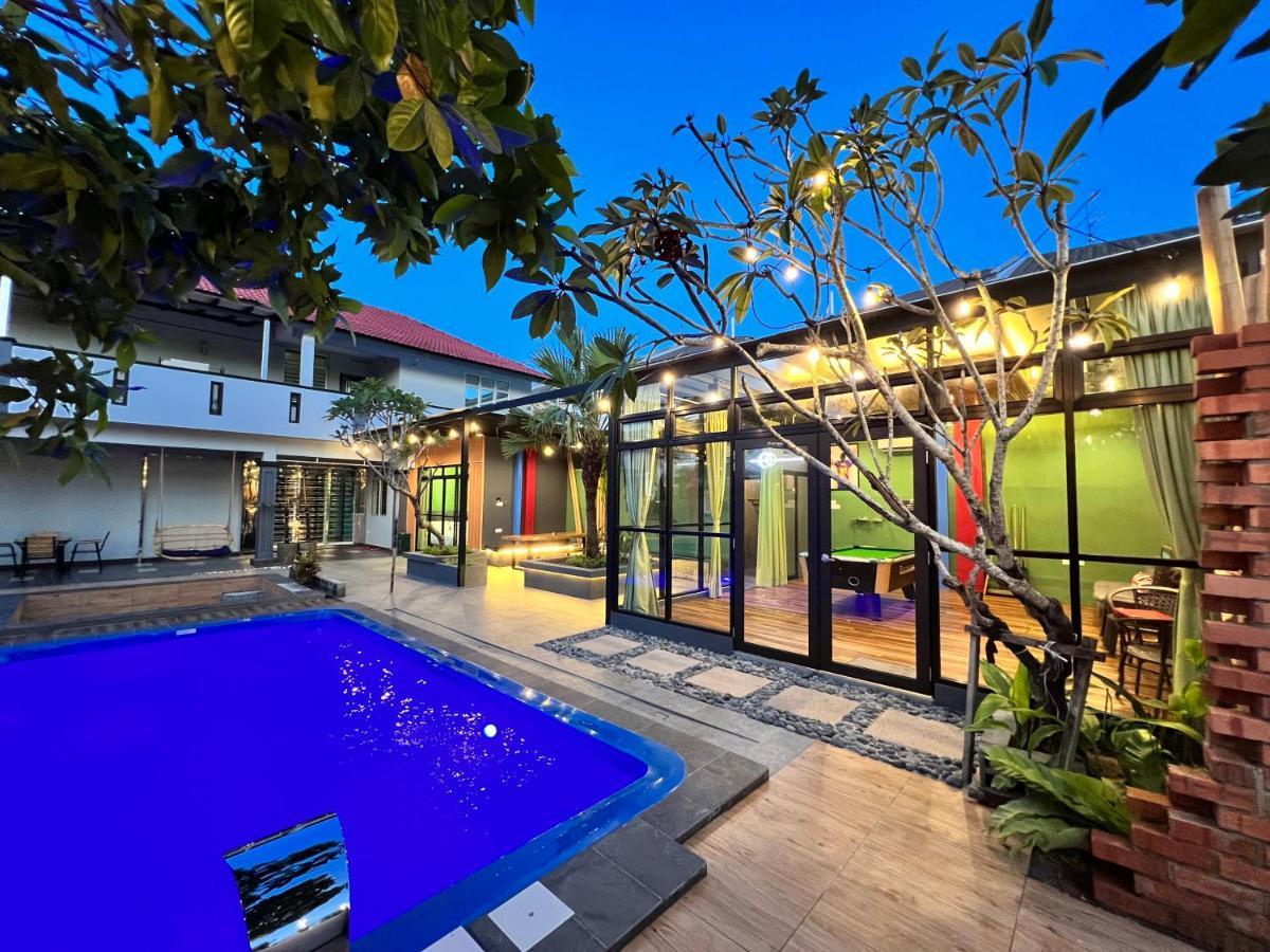 The Uniique Haus - Johor 1St Staycation Water Dining Experience 新山 外观 照片