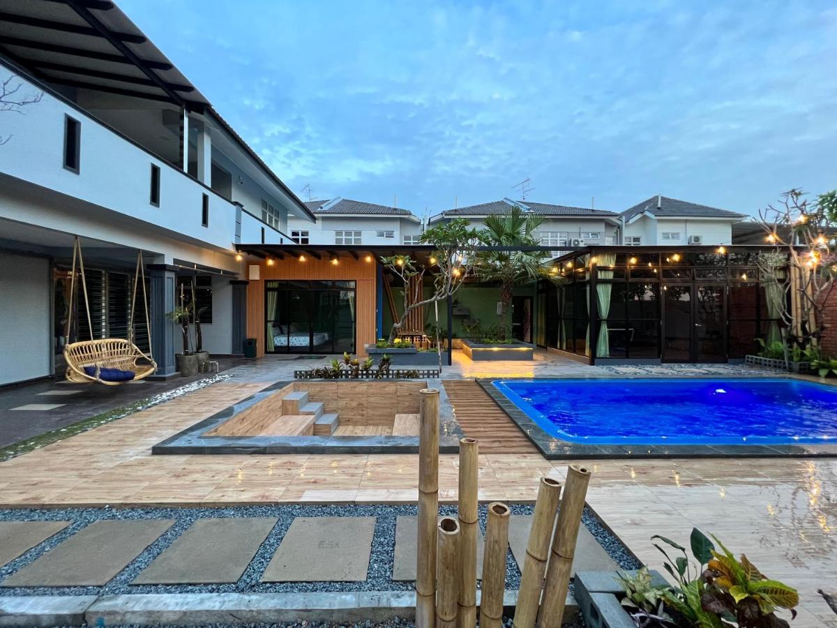 The Uniique Haus - Johor 1St Staycation Water Dining Experience 新山 外观 照片